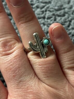 NEW Silver Plated & Faux Turquoise Stone Cactus Ring